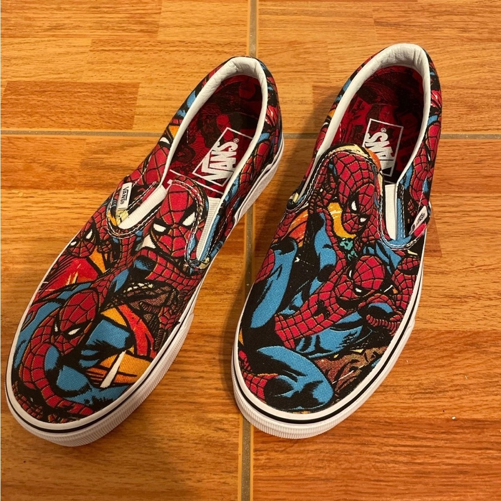 RARE Vans 9.5 x Marvel Spiderman Classic Slip On Sneakers Limited Edition